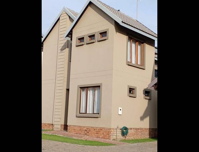 2 BEDROOM DUPLEX TO LET IN NOORDRAND